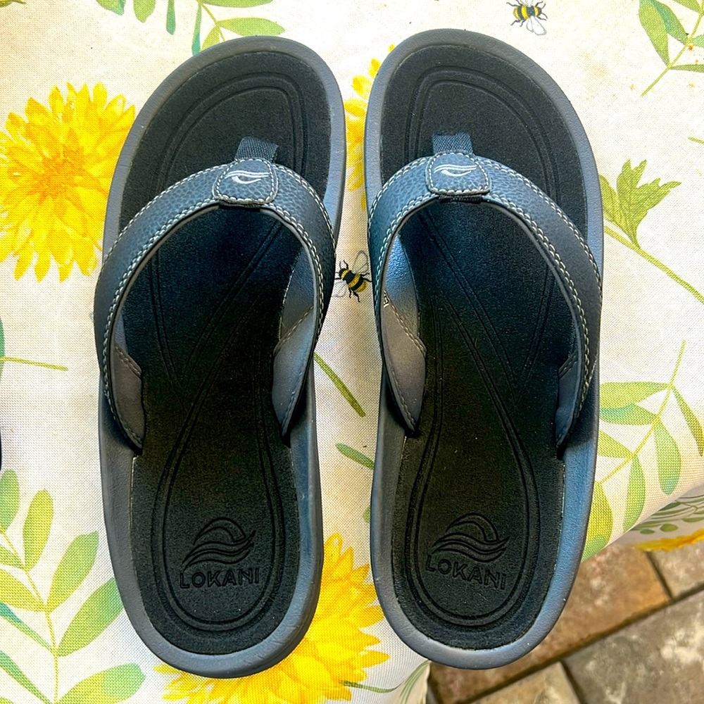 Black sandals size 9 brand new